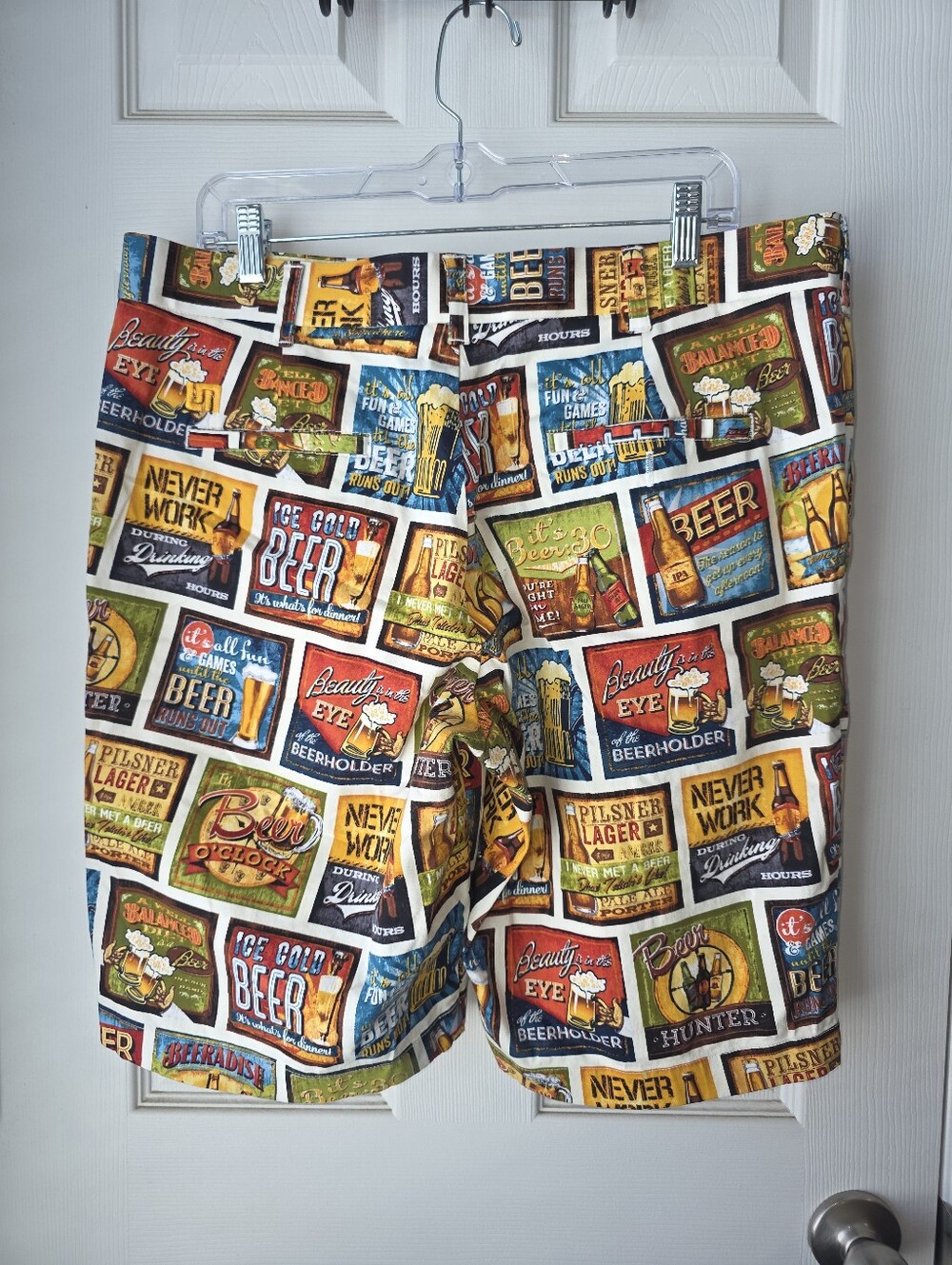 Mens Beer All Over Print Shorts SZ 36 10 Inch Inseem Double Button-up W/ Pockets - Picture 2 of 14